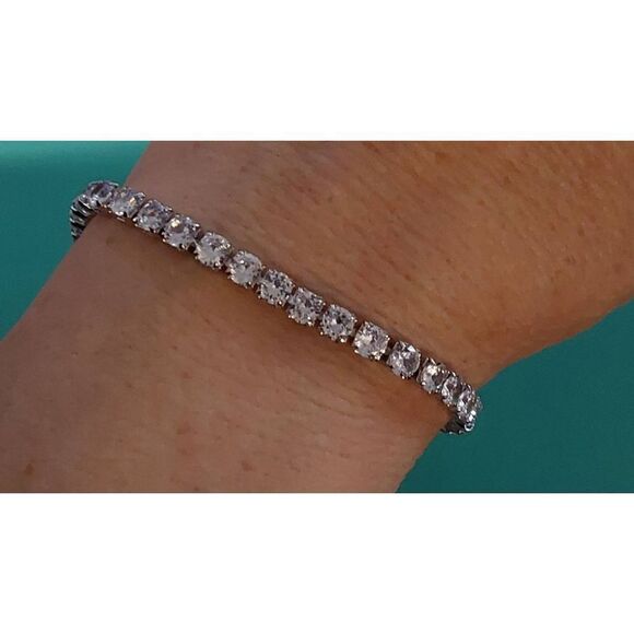 Gorgeous 8 Ct. Round Cut Sim Diamond Bolo Tennis Bracelet~18KWGP~New - Picture 3 of 5
